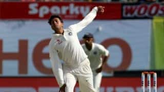 IND A vs SA A: कुलदीप, शाहबाज नदीम की शानदार गेंदबाजी से मजबूत स्थिति में भारत